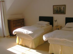 Kindrochet Lodge twin bedroom
