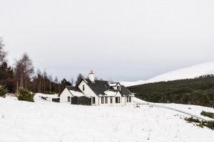 Glenfeshie - Coire Domhain exterior winter