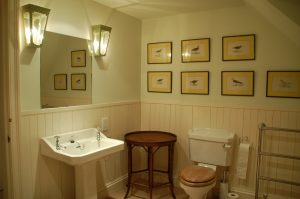 Binsness Lodge Bathroom