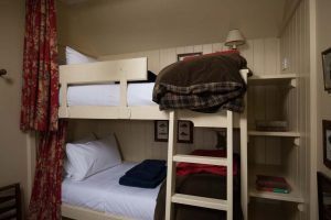Kennels Cottage - Glenfeshie double bedroom