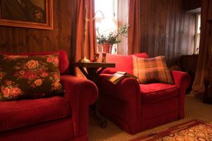 Kennels Cottage - Glenfeshie sitting room