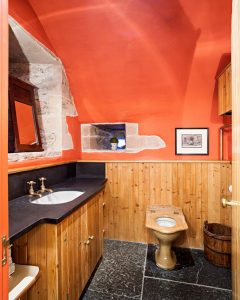 Dalcross Castle bathroom