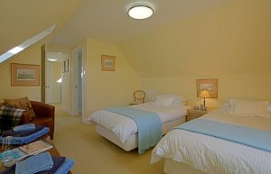 Weirloch Lodge twin bedroom