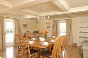 Winton Cottage dining table